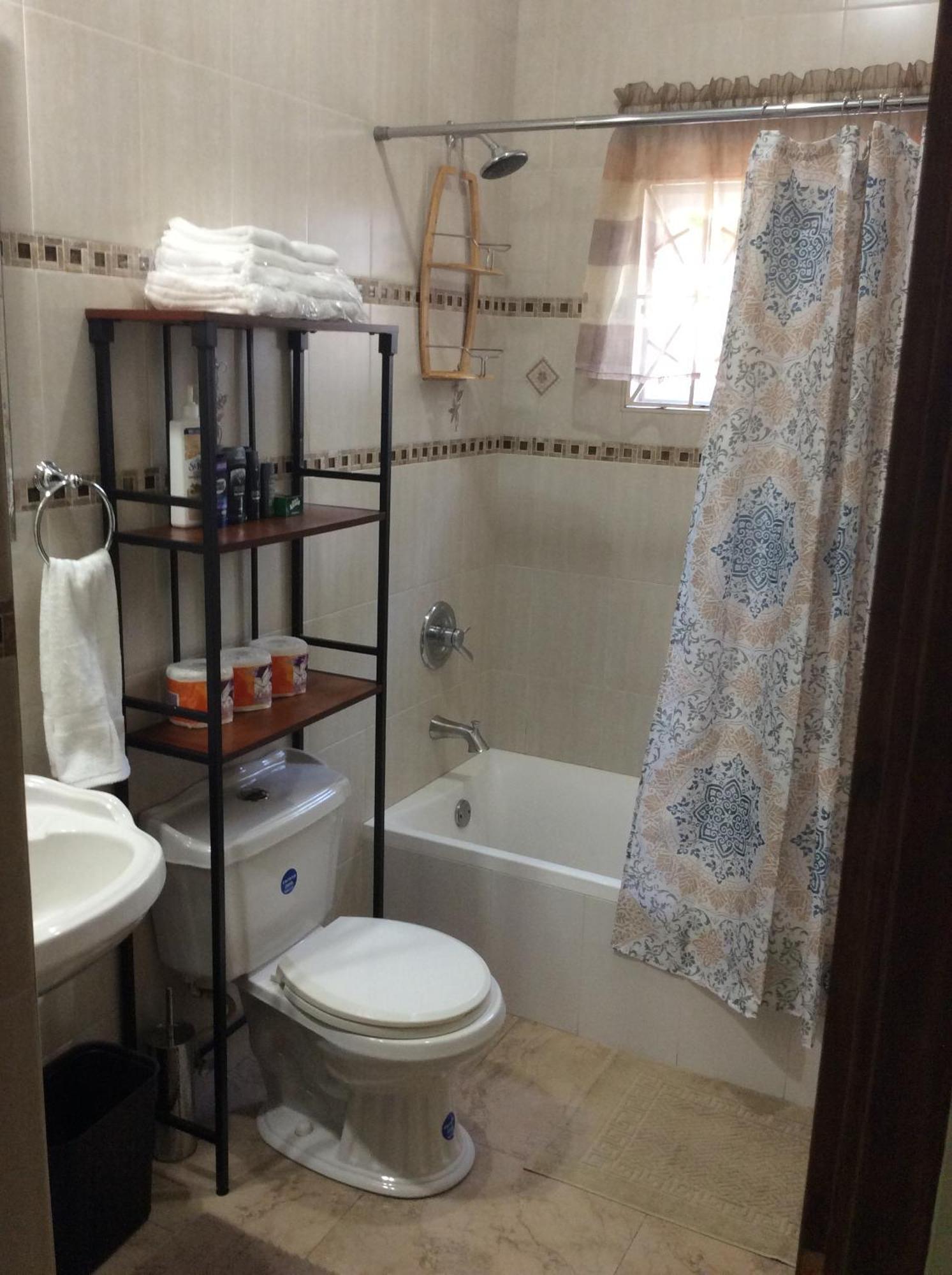 Le Quad - One Bedroom & Studio Apt - Private, Spacious & Secured Κίνγκστον Εξωτερικό φωτογραφία